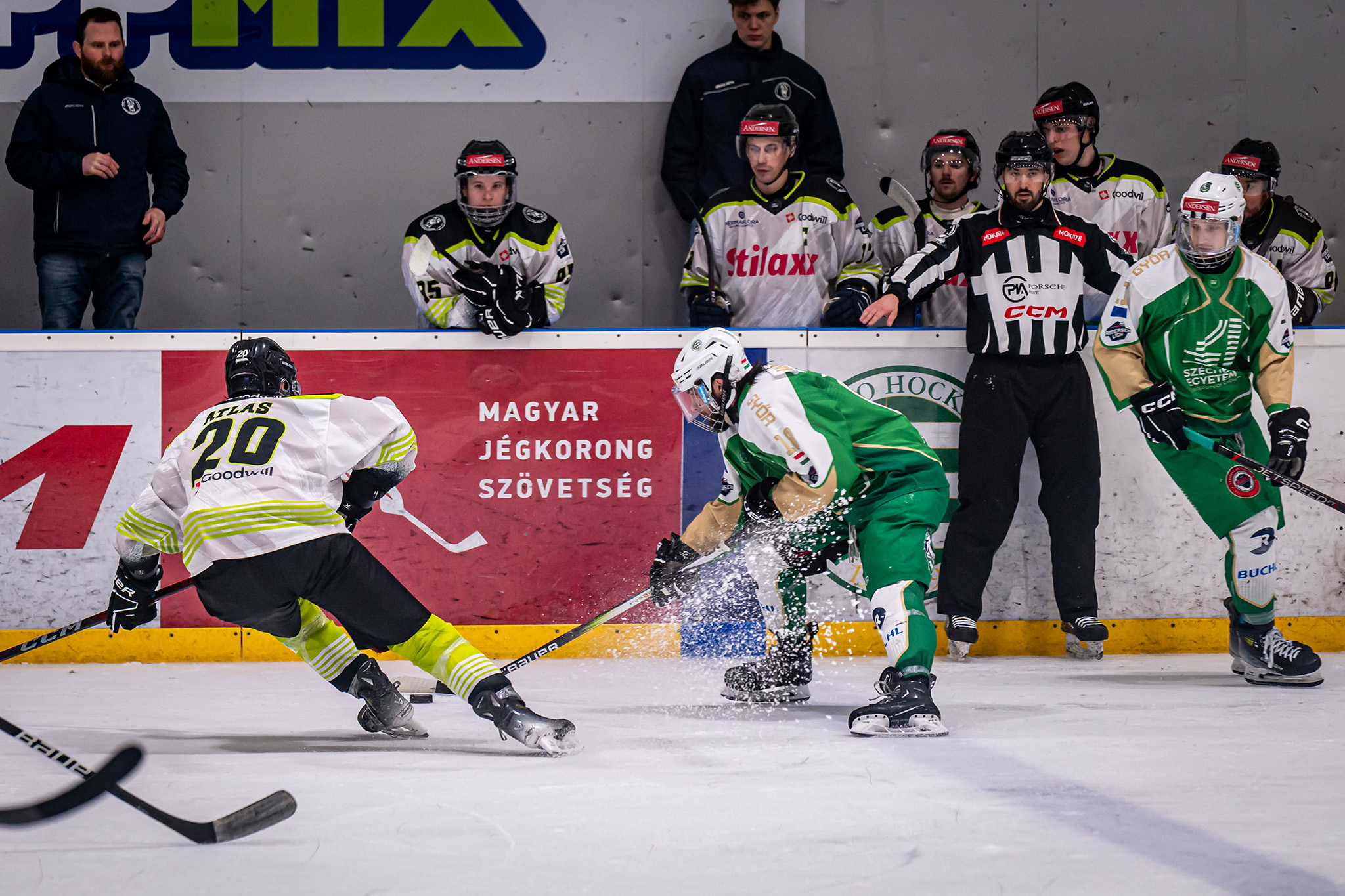 The clash between Uni Győr ETO HC and Szeged on 18 April brought tremendous excitement. Ultimately, Győr secured the championship title two days later (Photos: András Adorján) The clash between Uni Győr ETO HC and Szeged on 18 April brought tremendous excitement. Ultimately, Győr secured the championship title two days later (Photos: András Adorján)
